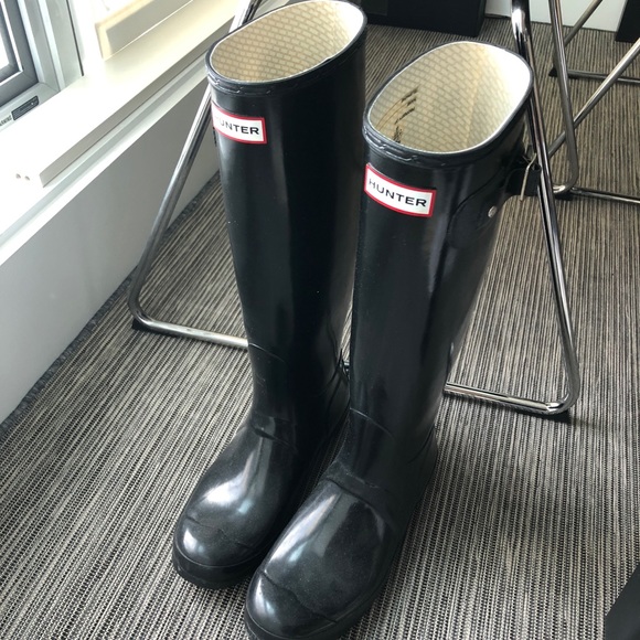 Hunter Shoes - (With sock) Hunter high gloss women size 8 black